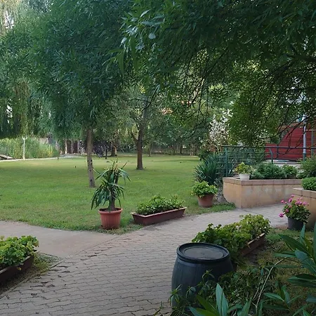 Kastely Apartman * Cserkeszolo