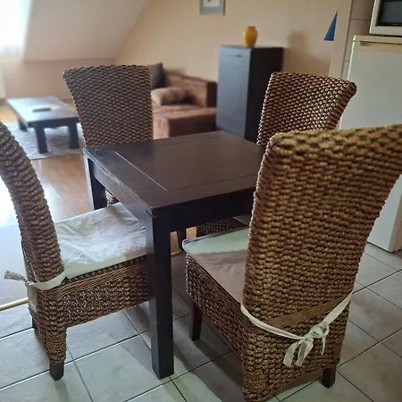 Kastely Черкесёлё